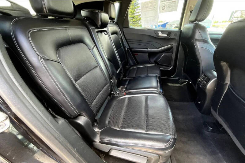 2021 Ford Escape Titanium