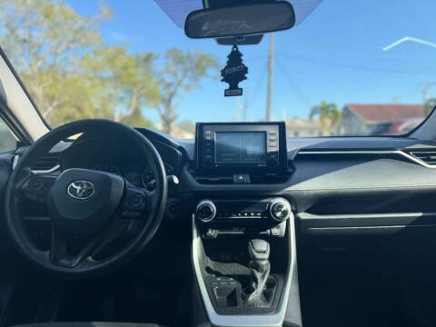 2021 Toyota RAV4 XLE