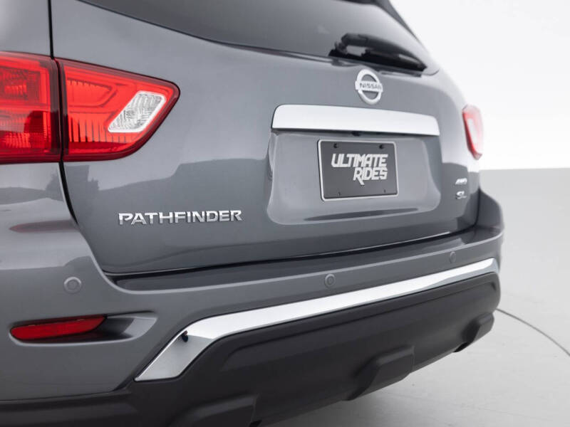 2019 Nissan Pathfinder SL