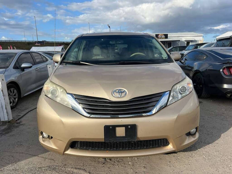 2011 Toyota Sienna XLE 8-Passenger