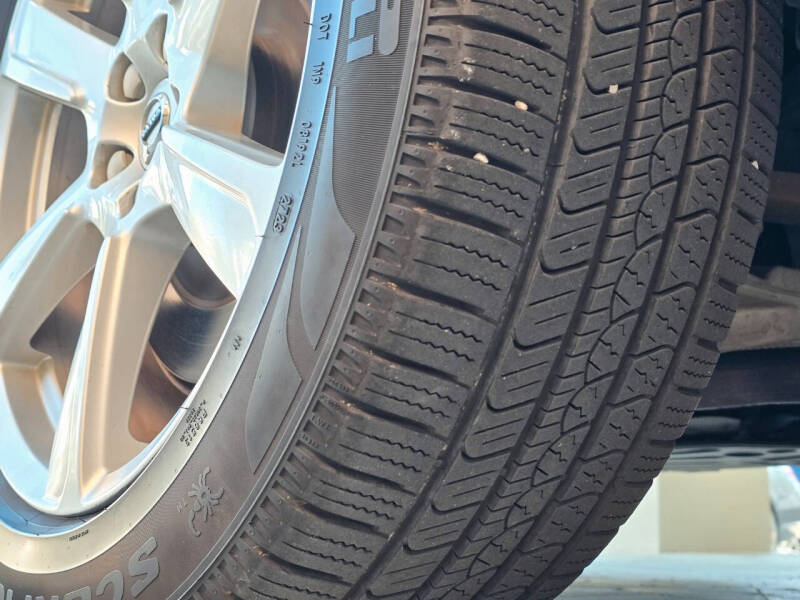 2016 Volvo XC90 T8 eAWD Momentum