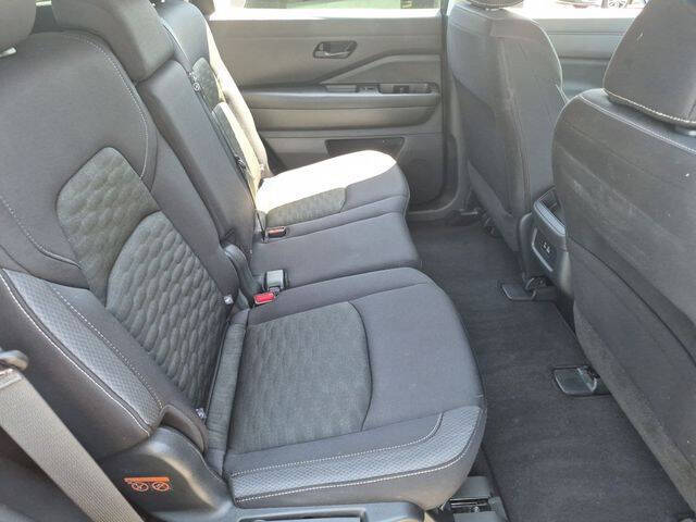 2024 Nissan Pathfinder S