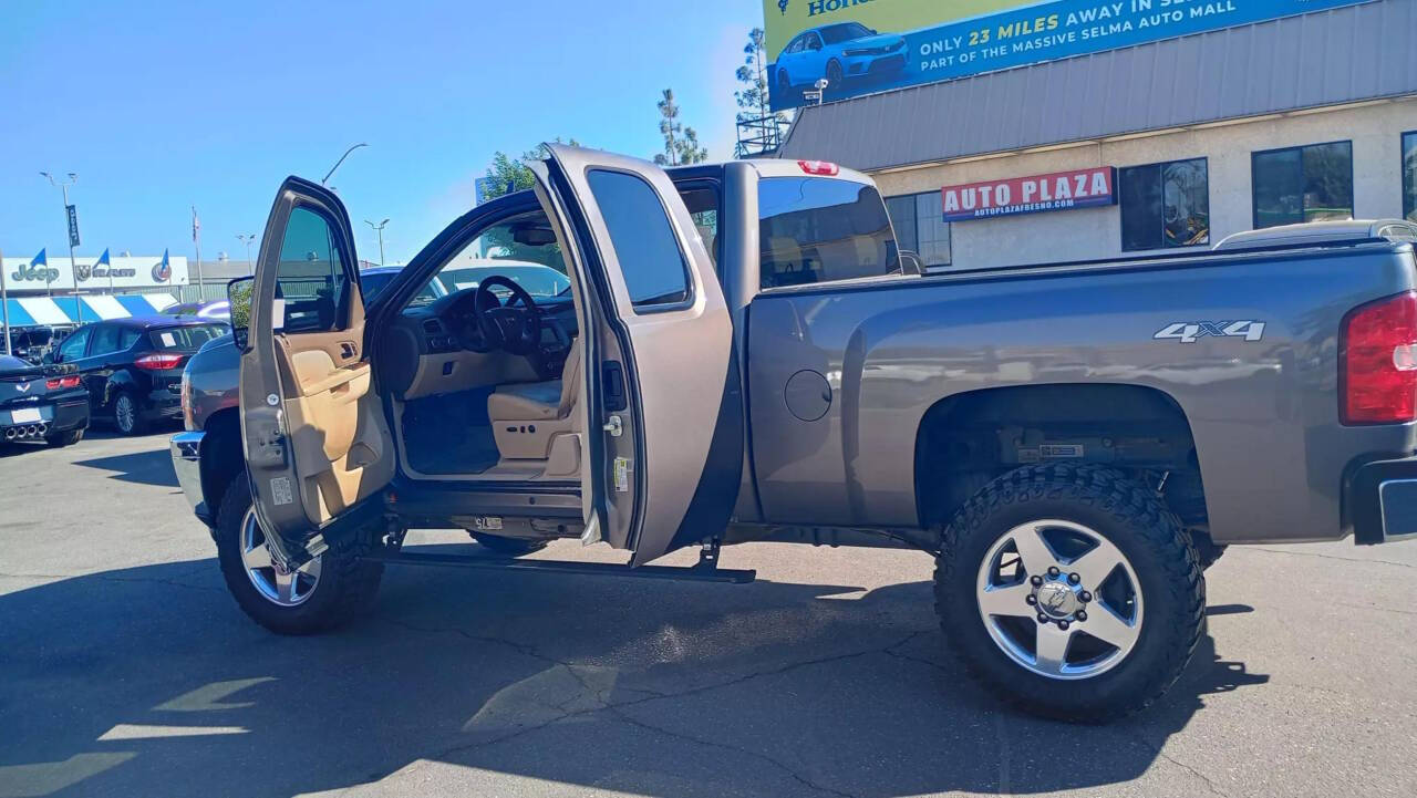 2011 Chevrolet Silverado 2500HD for sale at Auto Plaza in Fresno, CA