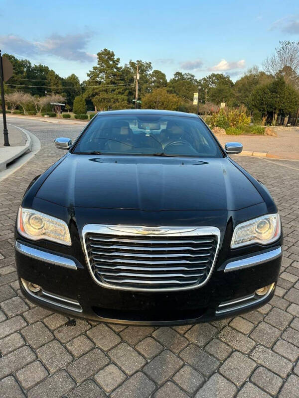 2011 Chrysler 300 null photo 18