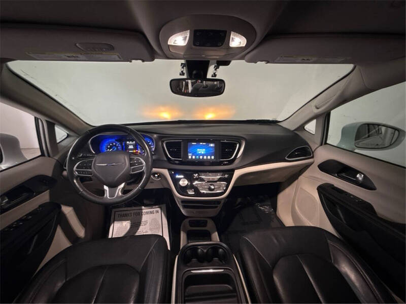 2020 Chrysler Pacifica Touring L