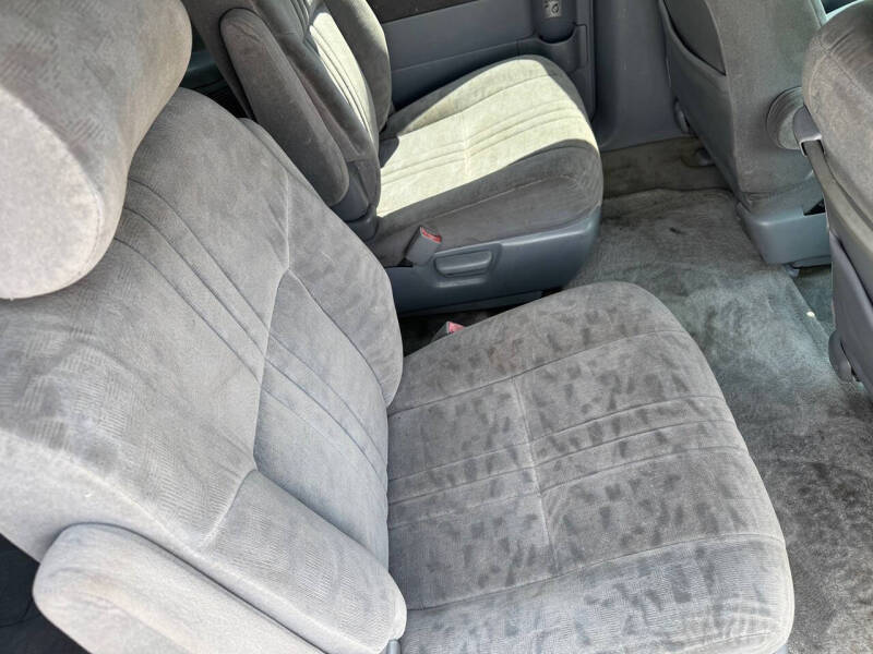 2002 Toyota Sienna LE