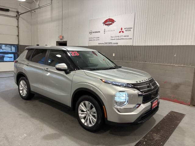 2025 Mitsubishi Outlander ES