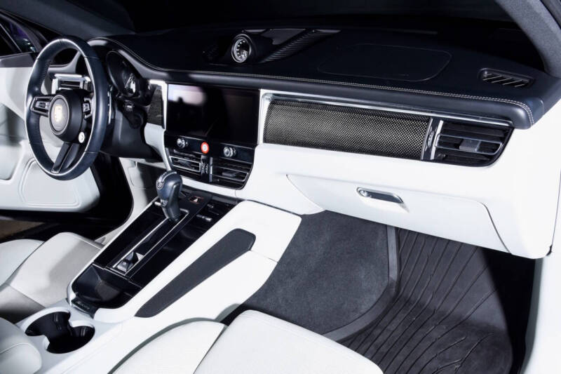 2022 Porsche Macan S