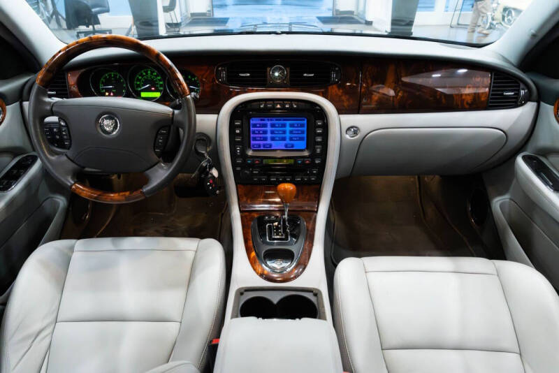 2005 Jaguar XJ-Series XJ8