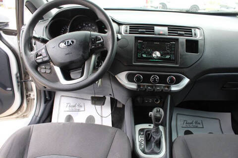 2016 Kia Rio 5-Door LX