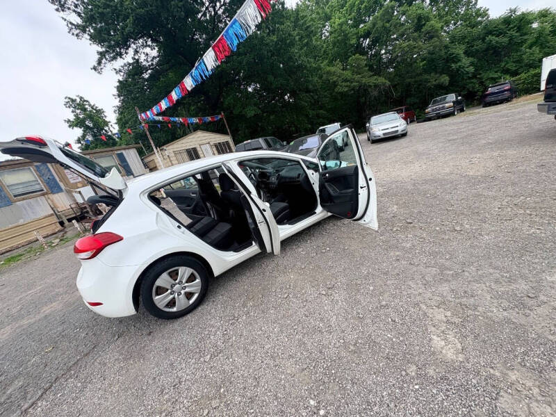 2016 Kia Forte5 LX