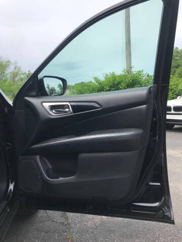 2017 Nissan Pathfinder S