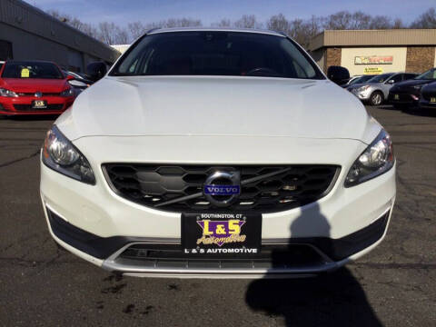 2015 Volvo V60 Cross Country T5