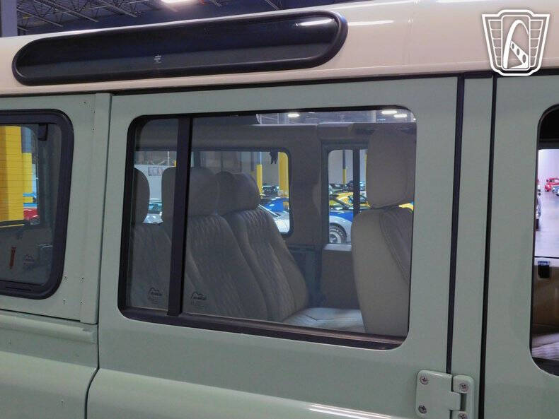 1987 Land Rover Defender