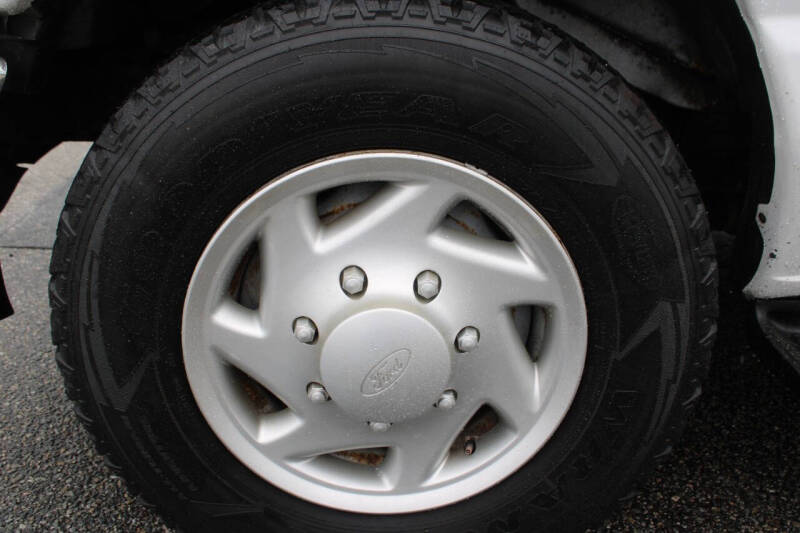 2003 Ford E-Series E-350 SD XL