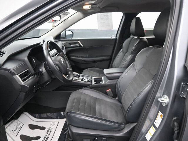 2024 Mitsubishi Outlander SE