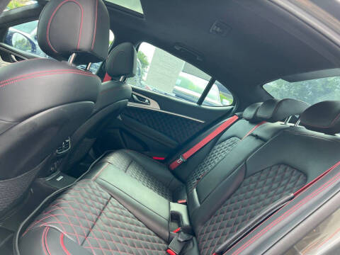 2023 Genesis G70