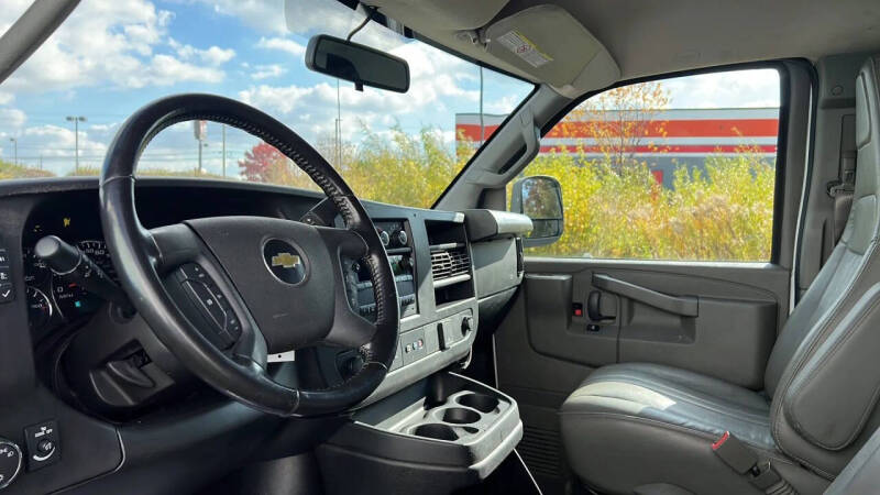 2022 Chevrolet Express 2500