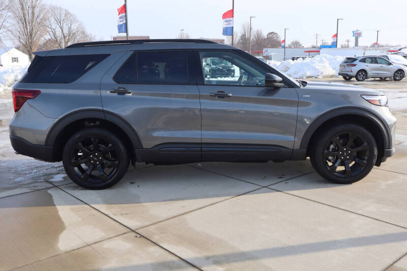 2023 Ford Explorer ST-Line
