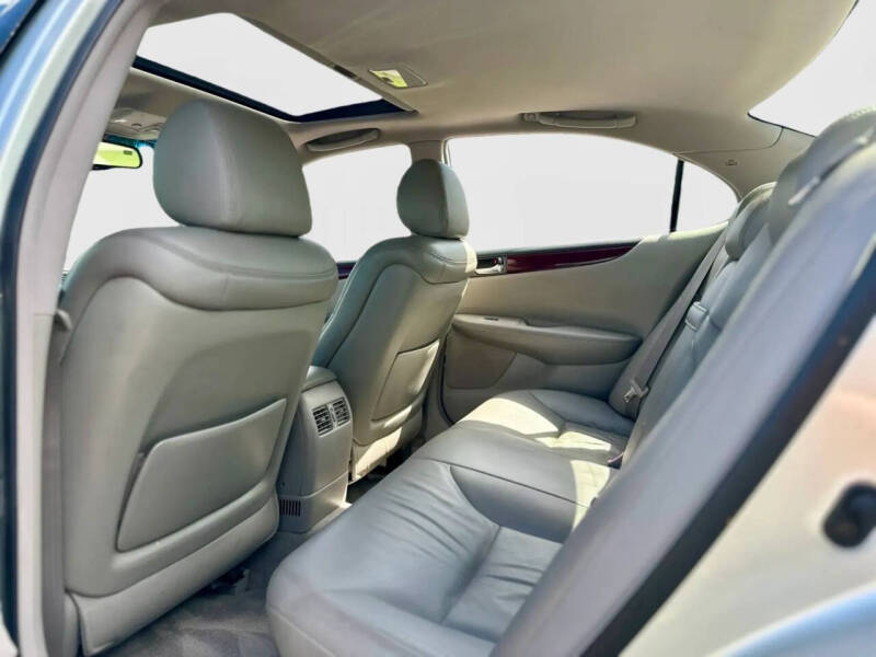 2004 Lexus ES 330