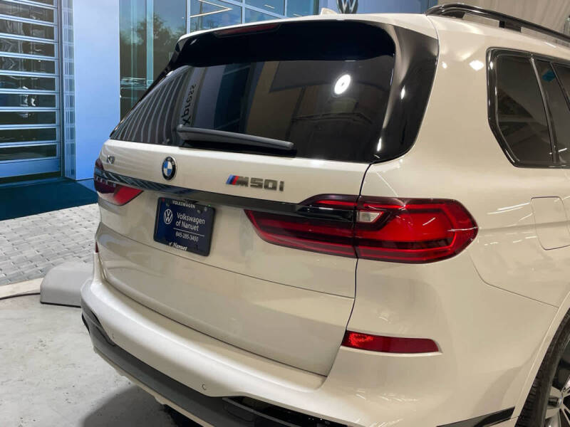2021 BMW X7 M50i
