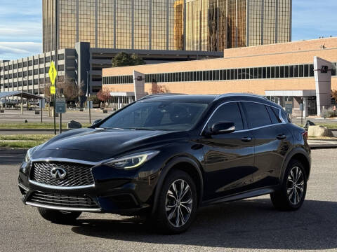 2017 Infiniti QX30 Luxury