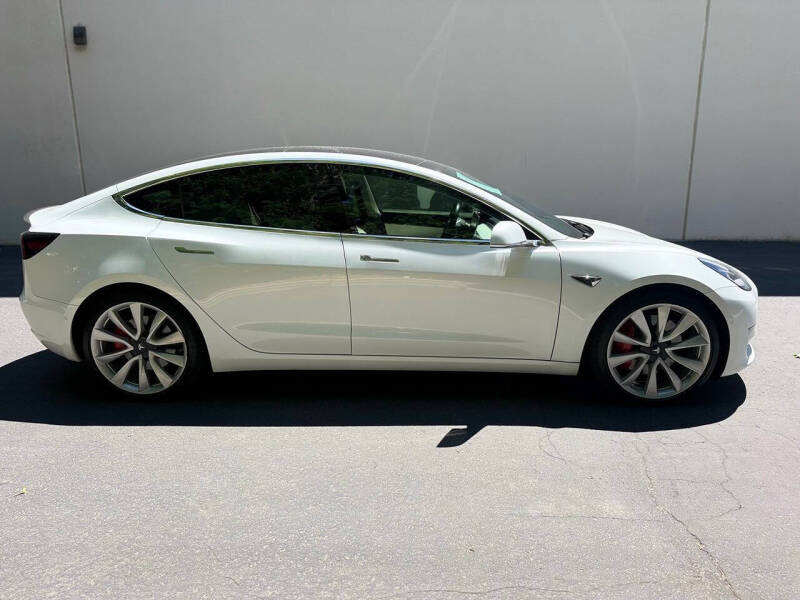 2018 Tesla Model 3 Performance