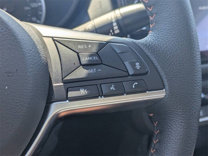 2025 Nissan Versa SR