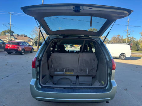 2006 Toyota Sienna LE 7 Passenger