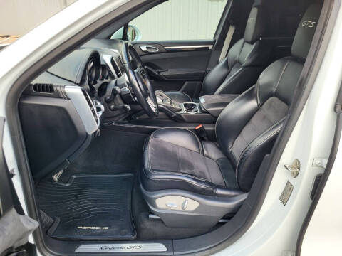 2016 Porsche Cayenne GTS