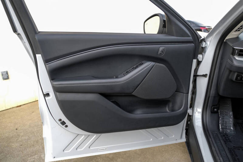 2023 Ford Mustang Mach-E Select