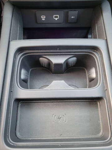 2024 Land Rover Defender 130 P400 X-Dynamic SE