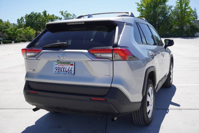 2019 Toyota RAV4 LE