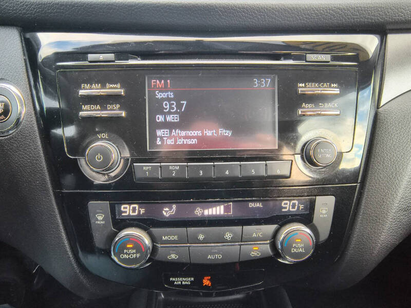 2016 Nissan Rogue SV