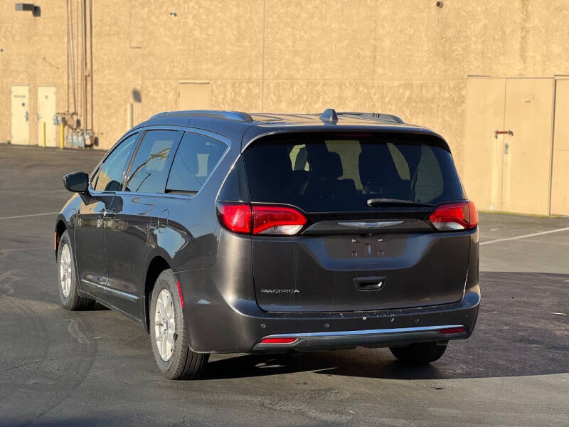 2020 Chrysler Pacifica Touring L