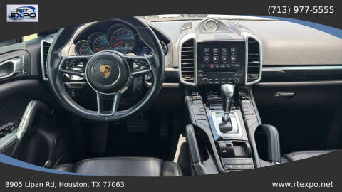 2017 Porsche Cayenne Platinum Edition