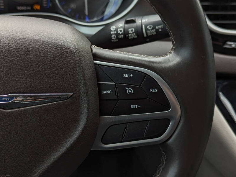 2017 Chrysler Pacifica Touring-L