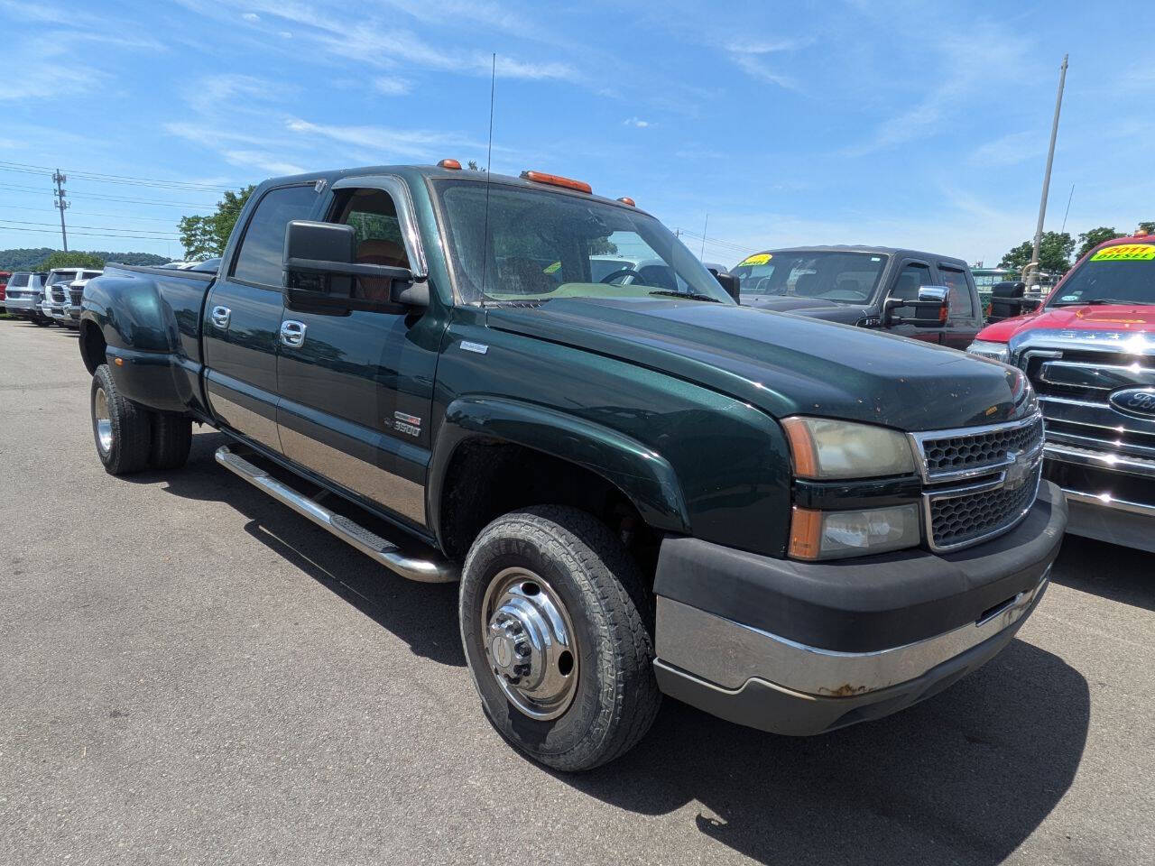 2005 Chevrolet Silverado HD LT 4WD Crew Cab LWB DRW's photo