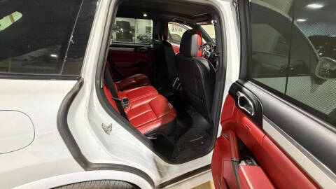 2016 Porsche Cayenne GTS