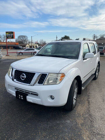 2011 Nissan Pathfinder for sale at Gator's Auto Sales in Garland TX