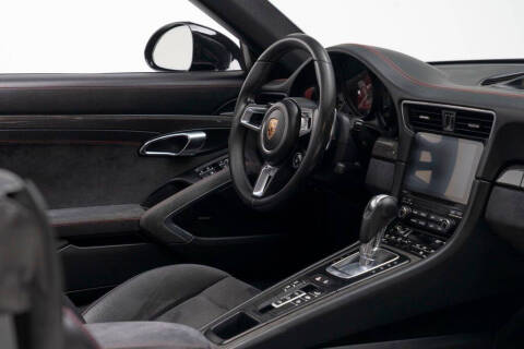 2017 Porsche 911 Carrera GTS