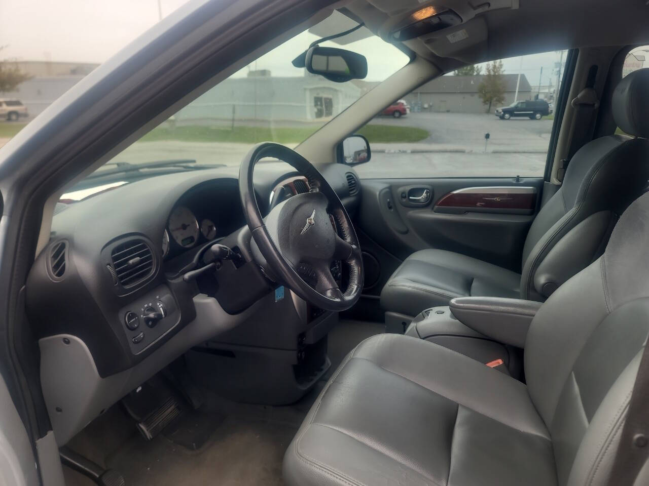 2005 Chrysler Town and Country for sale at E-Z Car Credit in Fort Wayne, IN