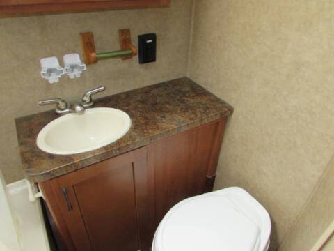 2015 CHEROKEE GREY WOLF