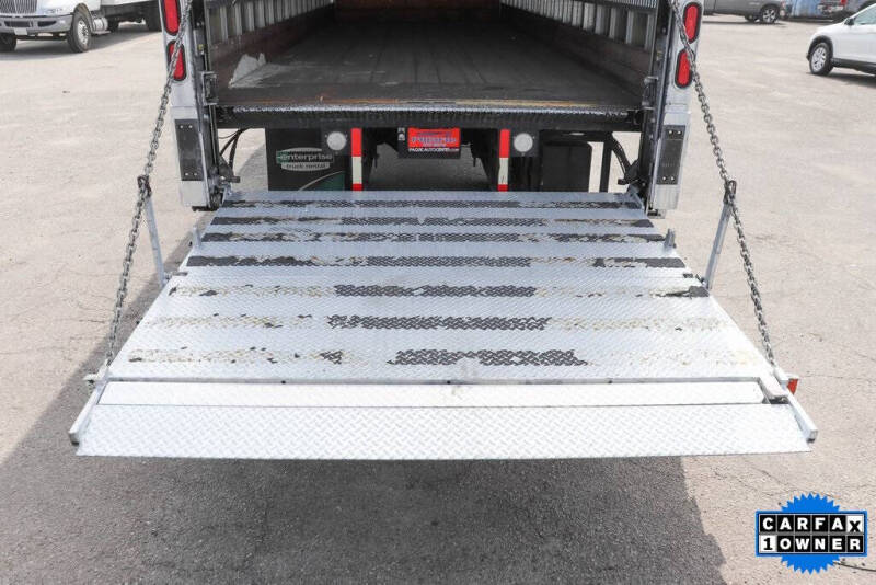 2018 Freightliner M2 106