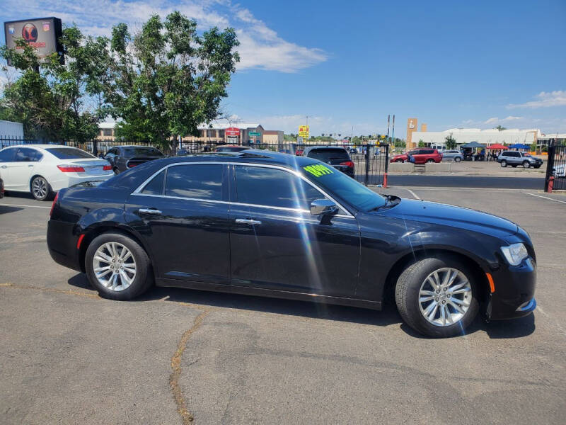 2016 Chrysler 300 for sale at GREAT CHOICE AUTO SALES LLP in Albuquerque NM