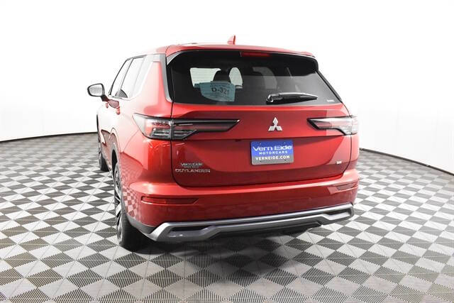 2025 Mitsubishi Outlander PHEV SE