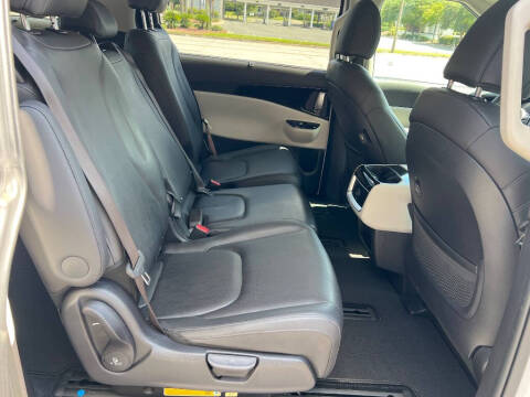 2024 Kia Carnival EX