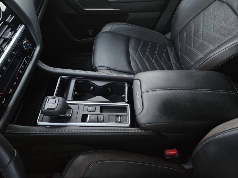 2024 Nissan Pathfinder Platinum