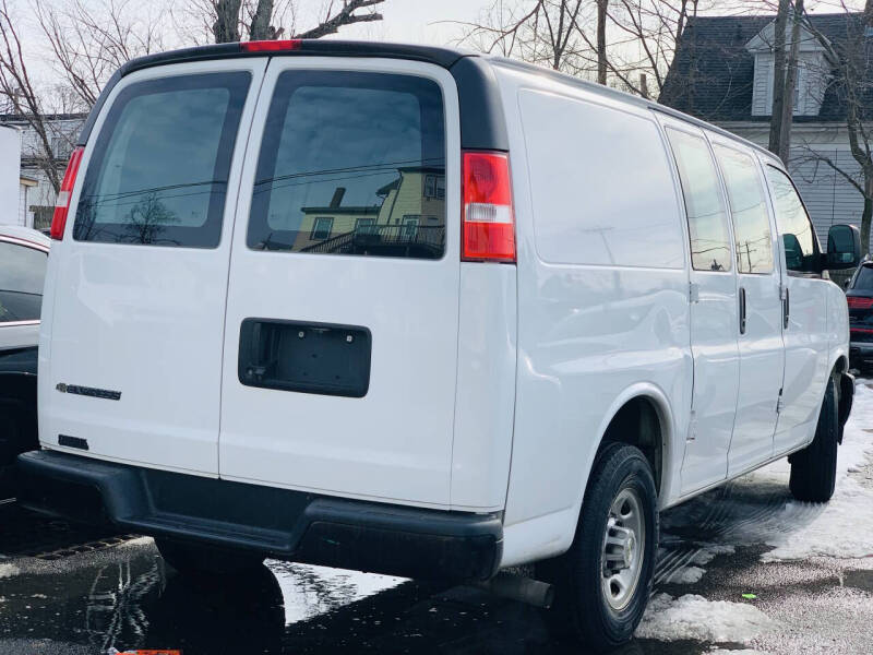 2021 Chevrolet Express 2500