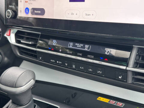 2025 Toyota Sienna XLE 7-Passenger